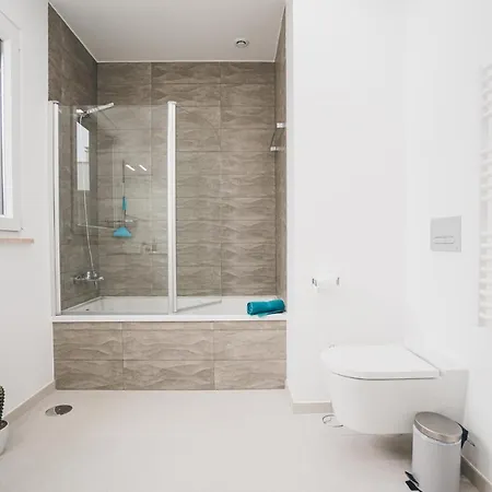 Sofia Atlantica ロウリニャン